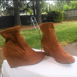 Chinese Laundry Unnie Ankle Boots Size 8 Tobacco